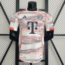 BAYERN MUNICH SEGUNDA EQUIPACIÓN 25/26 (VERSIÓN JUGADOR) - Bota de Oro Tienda