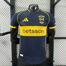 BOCA JUNIORS PRIMERA EQUIPACIÓN 25/26 (VERSIÓN JUGADOR) - Bota de Oro Tienda