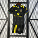MANCHESTER UNITED TERCERA EQUIPACIÓN 25/26 NIÑOS - Bota de Oro Tienda