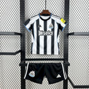 NEWCASTLE PRIMERA EQUIPACIÓN 25/26 NIÑOS - Bota de Oro Tienda