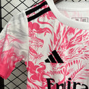 REAL MADRID EQUIPACIÓN EDICION ESPECIAL III 25/26 NIÑOS - Bota de Oro Tienda