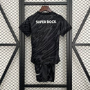 SPORTING LISBOA EQUIPACIÓN PORTERO 25/26 NIÑOS - Bota de Oro Tienda
